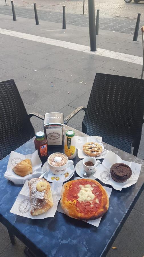 Queen Medina Centro Storico Napoli Bagian luar foto