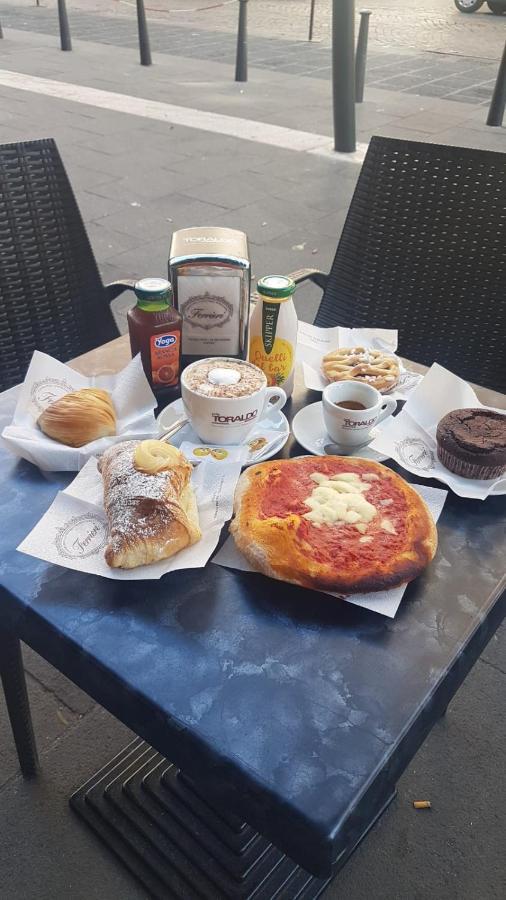 Queen Medina Centro Storico Napoli Bagian luar foto