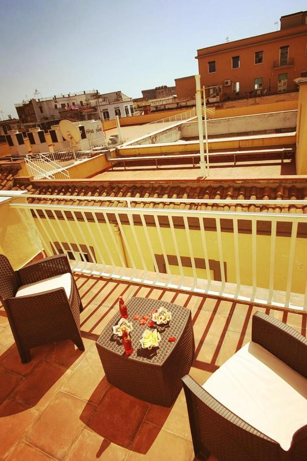 Queen Medina Centro Storico Napoli Bagian luar foto